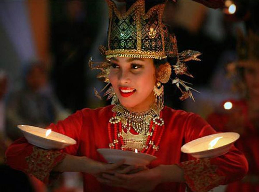 tari piring